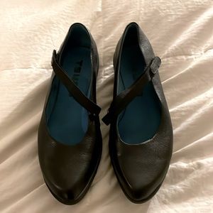 TSUBO Black Comfort Wedge Mary Jane Shoes
